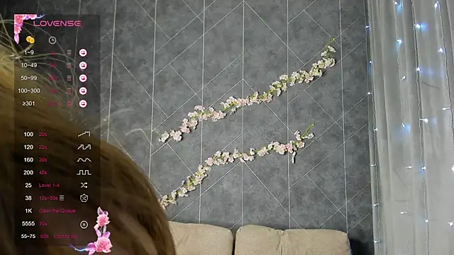 EvaTheHeart online show from December 19, 2025, 1:46 pm