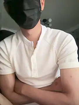 hello038038 online show from June 15, 2026, 1:44 pm