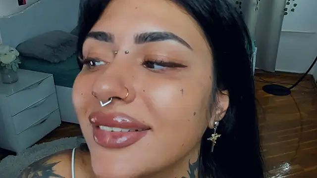 CharimgSabrina online show from October 12, 2025, 6:15 am