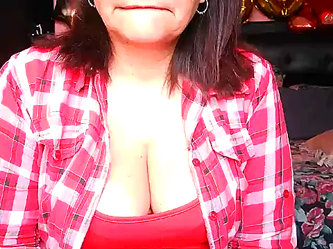 Snapshot of BiancaSteel chatting on July 28, 2026, 7:39 pm BiancaSteel online show from July 28, 2026, 7:39 pm