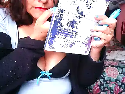 Snapshot of BiancaSteel chatting on August 6, 2026, 6:47 pm BiancaSteel online show from August 6, 2026, 6:47 pm