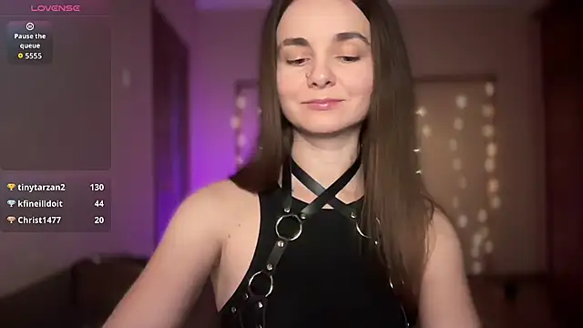 lanaloulou online show from October 28, 2025, 11:03 pm