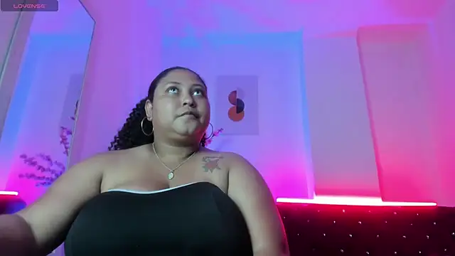 Snapshot of Ayliinn_ chatting on March 27, 2026, 8:26 am Ayliinn online show from March 27, 2026, 8:26 am