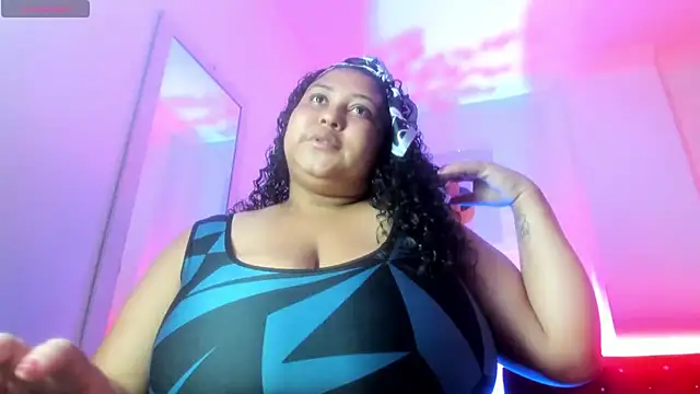 Snapshot of Ayliinn_ chatting on April 7, 2026, 1:07 am Ayliinn online show from April 7, 2026, 1:07 am