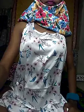 Snapshot of Cutesoma01 chatting on November 18, 2025, 5:05 pm Cutesoma01 online show from November 18, 2025, 5:05 pm