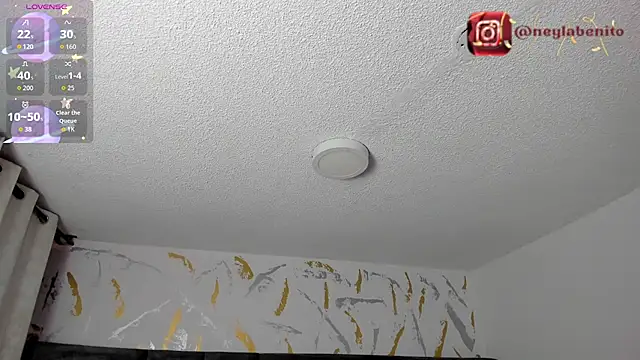 Snapshot of Cristal_Velle chatting on July 31, 2026, 1:10 pm Cristal Velle online show from July 31, 2026, 1:10 pm