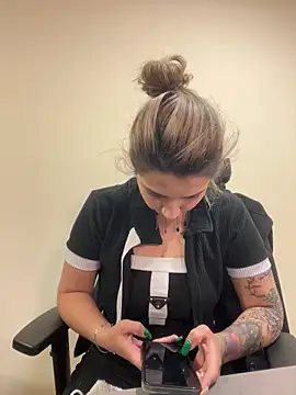 Isabella Varella online show from March 2, 2026, 12:23 pm