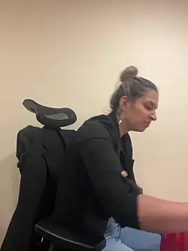 Isabella Varella online show from March 6, 2026, 12:22 pm