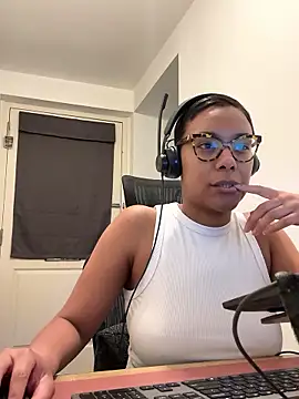 Snapshot of Melia_Rayne chatting on January 9, 2026, 11:50 am Melia Rayne online show from January 9, 2026, 11:50 am