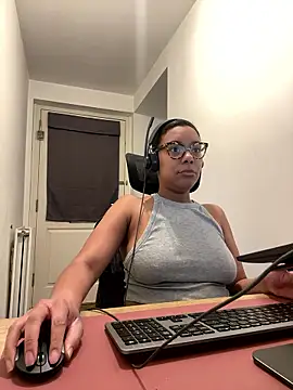 Snapshot of Melia_Rayne chatting on January 8, 2026, 11:16 am Melia Rayne online show from January 8, 2026, 11:16 am