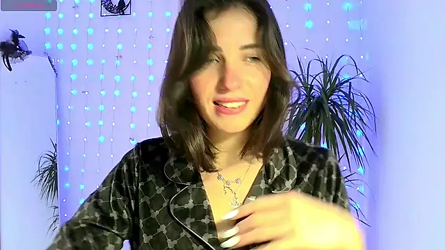 Snapshot of neferutt chatting on November 17, 2025, 11:36 am neferutt online show from November 17, 2025, 11:36 am