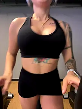 Snapshot of ValentinaMilann chatting on October 10, 2025, 7:15 pm ValentinaMilann online show from October 10, 2025, 7:15 pm