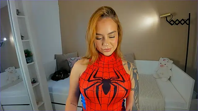 Snapshot of ValentinaMilann chatting on October 14, 2025, 9:36 pm ValentinaMilann online show from October 14, 2025, 9:36 pm