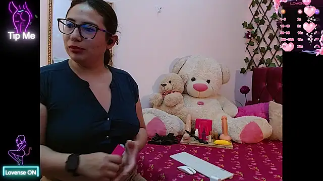 Anny  cute online show from March 11, 2026, 7:41 pm