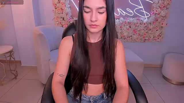 Snapshot of BellaClark1 chatting on September 15, 2025, 7:36 pm BellaClark1 online show from September 15, 2025, 7:36 pm