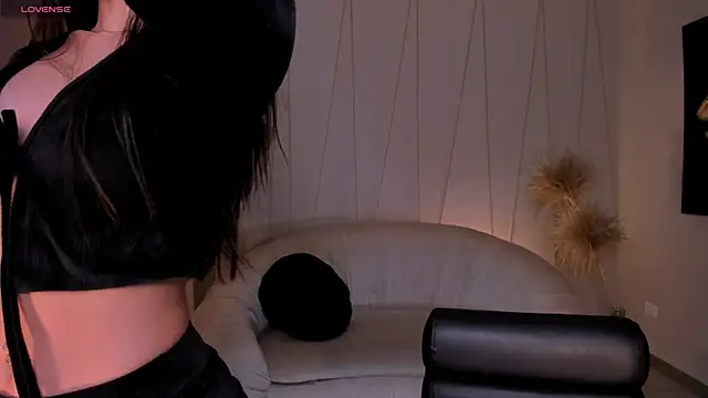 Snapshot of BellaClark1 chatting on September 25, 2025, 2:50 am BellaClark1 online show from September 25, 2025, 2:50 am