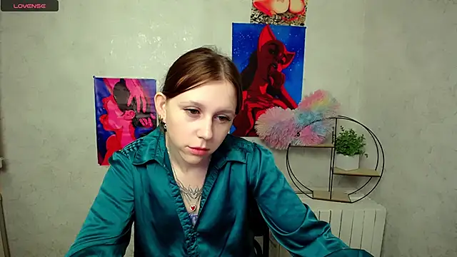 Snapshot of _MiraGold_ chatting on December 2, 2025, 7:43 am MiraGold online show from December 2, 2025, 7:43 am