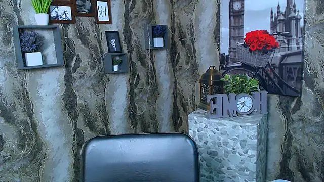 Snapshot of _MiraGold_ chatting on December 4, 2025, 7:29 am MiraGold online show from December 4, 2025, 7:29 am