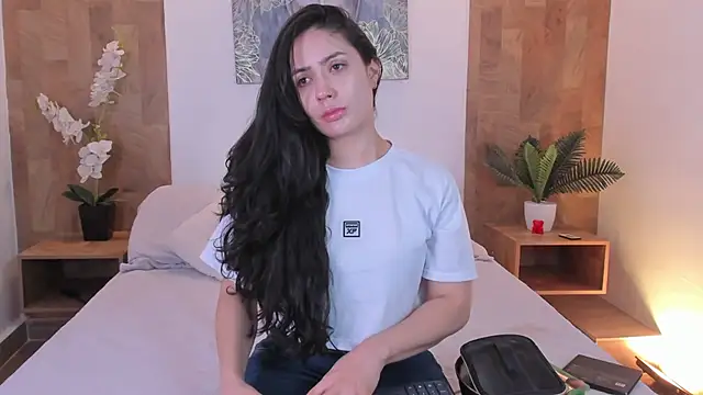 Snapshot of isabella_winkler chatting on June 15, 2026, 12:05 pm isabella winkler online show from June 15, 2026, 12:05 pm