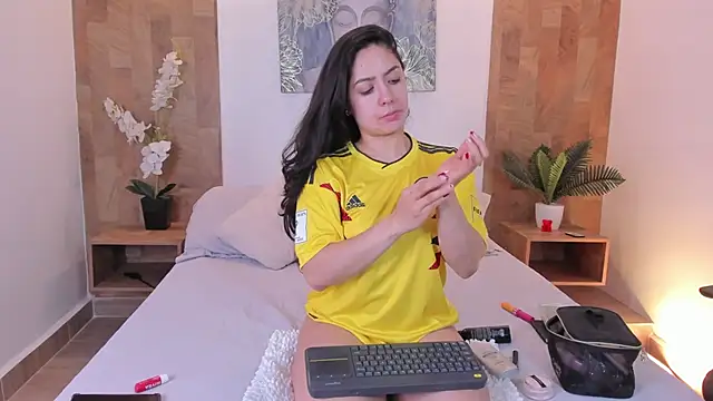 Snapshot of isabella_winkler chatting on June 17, 2026, 10:47 am isabella winkler online show from June 17, 2026, 10:47 am