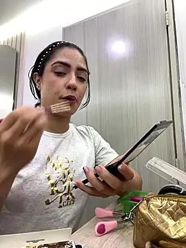 isabella winkler online show from January 8, 2026, 2:34 pm