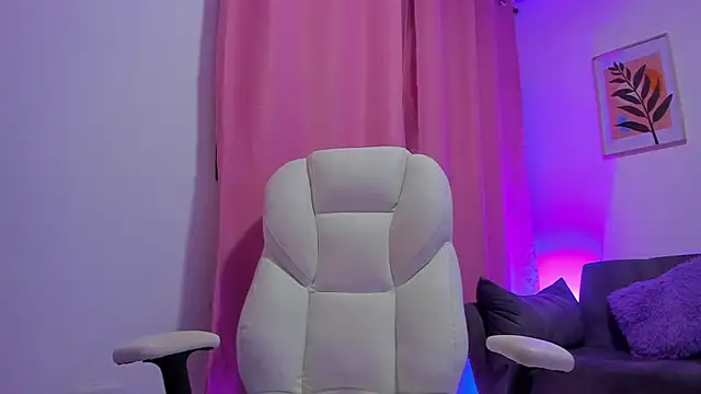 gaaby foxx online show from December 5, 2025, 1:43 pm