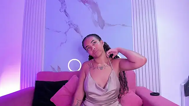 SarahLynn7 online show from March 12, 2026, 1:33 am