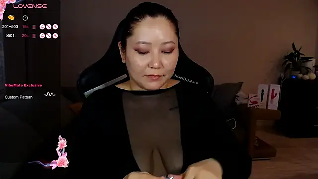 LisaAsianFlower online show from March 21, 2025, 11:22 am