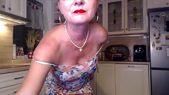 Snapshot of Kathylovexxx chatting on June 21, 2026, 9:42 pm Kathylovexxx online show from June 21, 2026, 9:42 pm