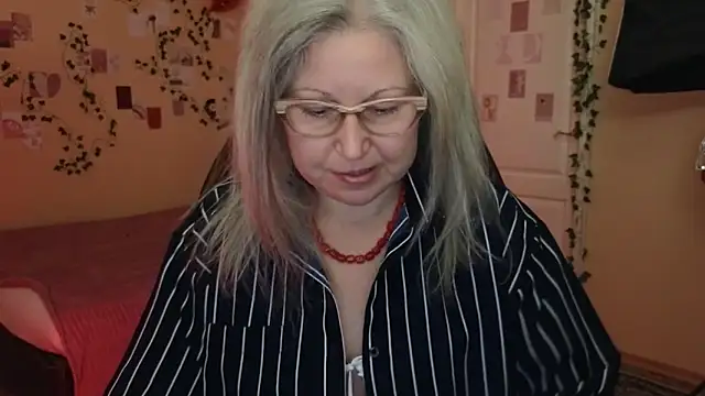 Wane Witch online show from May 3, 2026, 10:13 pm