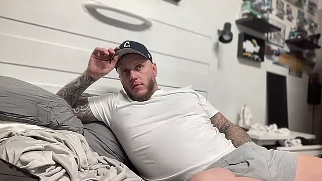 Snapshot of Thegreatwhitepipe chatting on November 19, 2025, 8:14 am Thegreatwhitepipe online show from November 19, 2025, 8:14 am