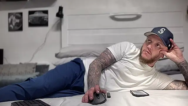 Snapshot of Thegreatwhitepipe chatting on December 15, 2025, 9:48 am Thegreatwhitepipe online show from December 15, 2025, 9:48 am