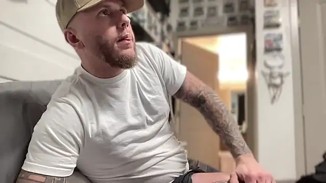 Snapshot of Thegreatwhitepipe chatting on November 23, 2025, 1:48 am Thegreatwhitepipe online show from November 23, 2025, 1:48 am