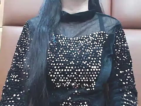 RealNaina online show from November 11, 2025, 5:52 pm