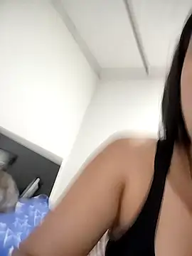 Snapshot of mialorents chatting on December 3, 2025, 11:14 pm mialorents online show from December 3, 2025, 11:14 pm