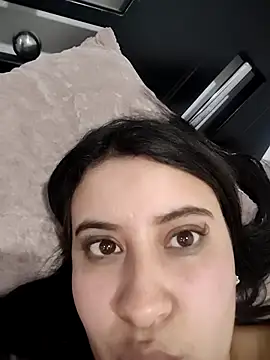 Snapshot of mialorents chatting on November 30, 2025, 4:41 pm mialorents online show from November 30, 2025, 4:41 pm