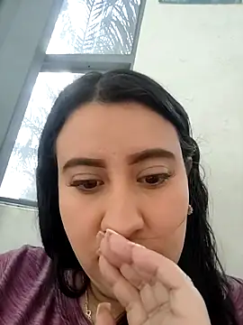 Snapshot of mialorents chatting on November 26, 2025, 8:42 pm mialorents online show from November 26, 2025, 8:42 pm