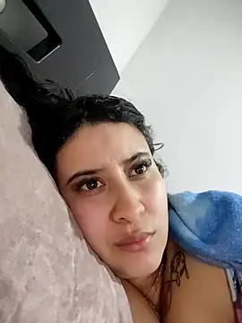 Snapshot of mialorents chatting on November 10, 2025, 10:26 pm mialorents online show from November 10, 2025, 10:26 pm