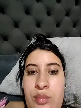 Snapshot of mialorents chatting on October 22, 2025, 4:50 pm mialorents online show from October 22, 2025, 4:50 pm