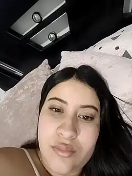 Snapshot of mialorents chatting on December 4, 2025, 12:59 pm mialorents online show from December 4, 2025, 12:59 pm