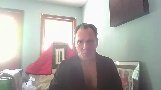 Snapshot of HunkofRock chatting on May 2, 2026, 6:46 pm HunkofRock online show from May 2, 2026, 6:46 pm