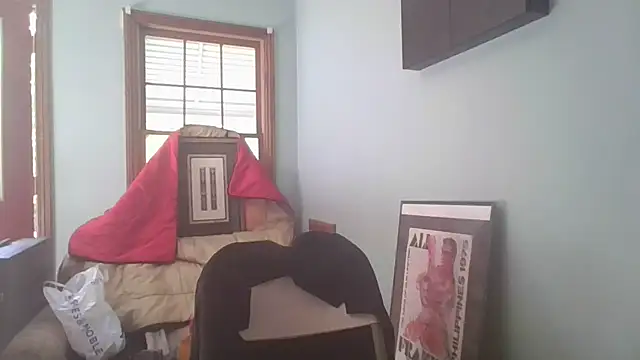 Snapshot of HunkofRock chatting on May 13, 2026, 1:29 pm HunkofRock online show from May 13, 2026, 1:29 pm