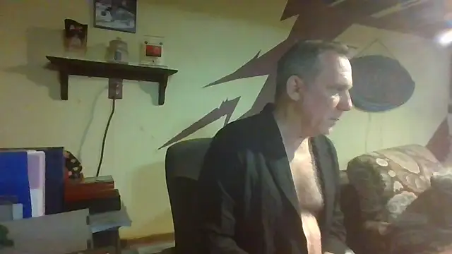 Snapshot of HunkofRock chatting on April 3, 2026, 4:08 am HunkofRock online show from April 3, 2026, 4:08 am