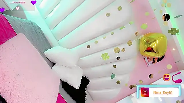 Nina Keyli online show from March 19, 2026, 7:47 pm