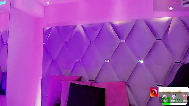 Nina Keyli online show from December 15, 2025, 7:41 pm