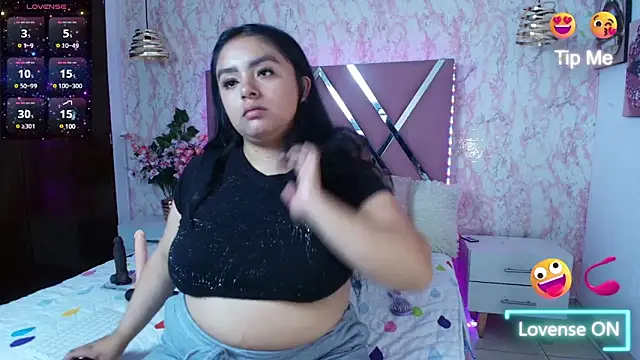 EmilyBrownn  online show from March 8, 2025, 7:42 pm