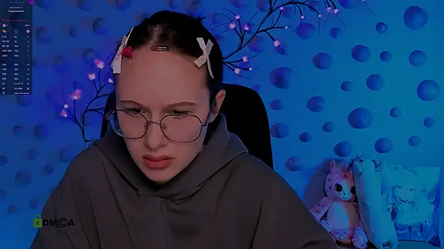 mona cloud online show from December 18, 2025, 8:12 pm