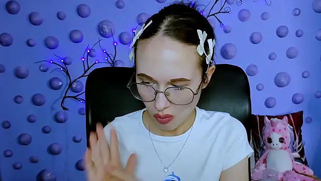 mona cloud online show from May 3, 2026, 7:50 pm