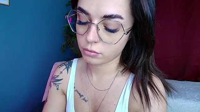 Snapshot of Perfect_Moans chatting on June 16, 2026, 4:12 am Perfect Moans online show from June 16, 2026, 4:12 am