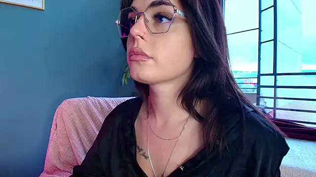 Snapshot of Perfect_Moans chatting on June 7, 2026, 4:07 am Perfect Moans online show from June 7, 2026, 4:07 am